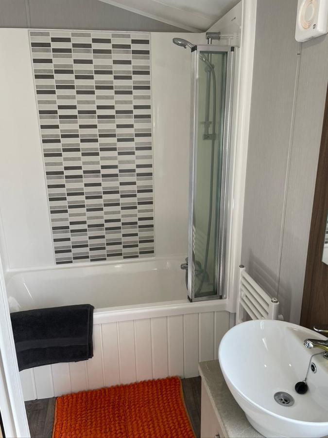 6 Berth Comfy Homely Caravan, Dog Friendly Belton with Browston Luaran gambar