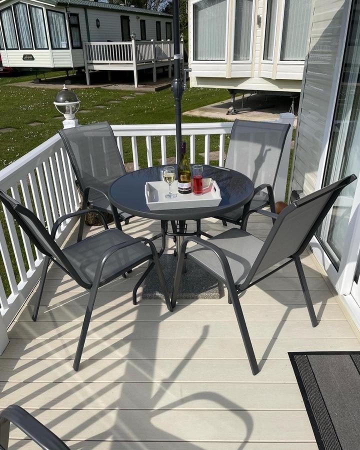 6 Berth Comfy Homely Caravan, Dog Friendly Belton with Browston Luaran gambar