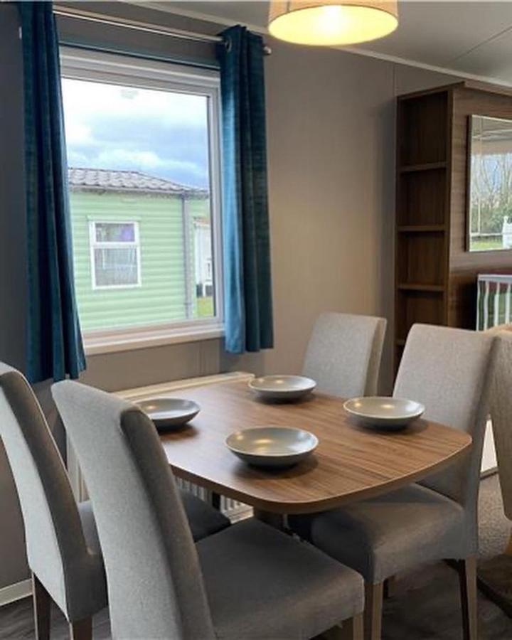 6 Berth Comfy Homely Caravan, Dog Friendly Belton with Browston Luaran gambar